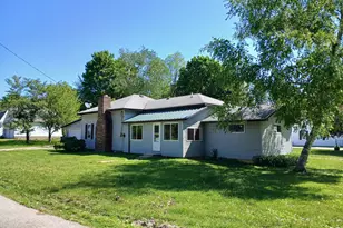 409 S Scott St, Scottville, MI 49454 - Photo 4