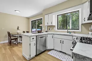 240 S Broton Rd, Muskegon, MI 49442 - Photo 4