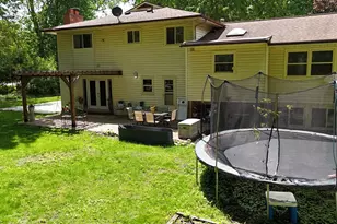 2728 Forest Lake Dr, Jackson, MI 49203 - Photo 8