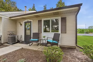 4182 Eastcastle Ct SE, Grand Rapids, MI 49508 - Photo 8