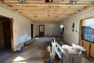 220 Parker Ave, Benton Harbor, MI 49022 - Photo 6