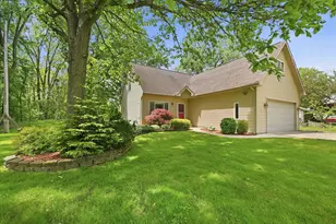 4387 Sunburst Ave, Waterford, MI 48329 - Photo 4