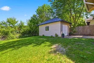 1019 Vernon St NE, Grand Rapids, MI 49503 - Photo 34