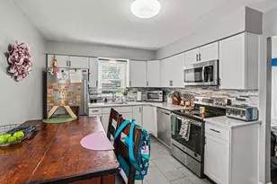 319 W North St, Paw Paw, MI 49079 - Photo 8