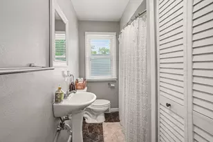 319 W North St, Paw Paw, MI 49079 - Photo 18