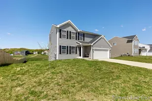 467 Oak View Dr, Middleville, MI 49333 - Photo 2