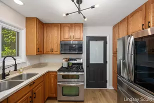 5249 Newcastle Dr SE, Kentwood, MI 49508 - Photo 10