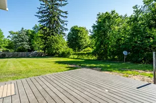 6027 Superior St, Coloma, MI 49038 - Photo 8