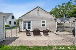 2142 Emerald Ave NE, Grand Rapids, MI 49505 - Photo 6