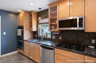 2142 Emerald Ave NE, Grand Rapids, MI 49505 - Photo 10