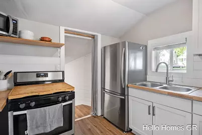 242 Matilda Street NE, Grand Rapids, MI 49503 - Photo 16