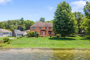 2647 Lake Shore Dr, Niles, MI 49120 - Photo 2