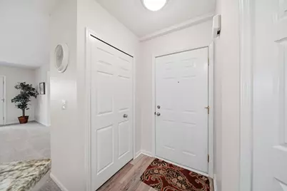 822 W Barrington Circle, Jackson, MI 49203 - Photo 4