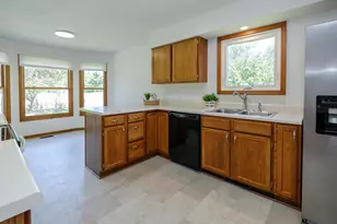 5736 Old Mission St, Portage, MI 49024 - Photo 10