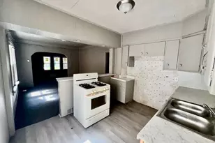 5856 Barrett St, Detroit, MI 48213 - Photo 8