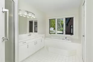 37743 Avon Ln, Farmington Hills, MI 48331 - Photo 18