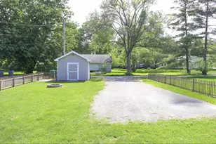 406 N Elm St, Three Oaks, MI 49128 - Photo 20