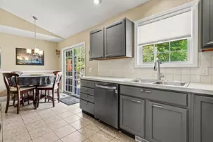15117 Meadows Dr, Grand Haven, MI 49417 - Photo 8