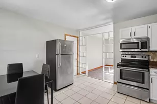 2725 Cimarron Dr, Kalamazoo, MI 49004 - Photo 6
