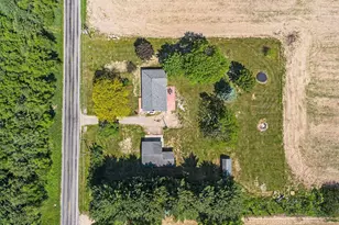 22111 Dutch Settlement St, Cassopolis, MI 49031 - Photo 18