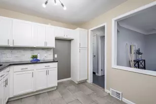 2108 E 4th St, Royal Oak, MI 48067 - Photo 10