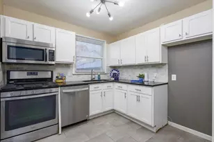 2108 E 4th St, Royal Oak, MI 48067 - Photo 12