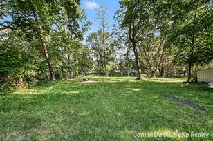 504 W Grove St, Greenville, MI 48838 - Photo 26