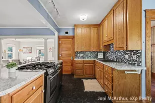 504 W Grove St, Greenville, MI 48838 - Photo 10