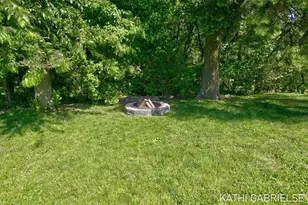 1830 Pine Ct, Grand Haven, MI 49417 - Photo 4