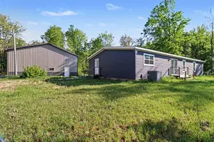 92 N Elm Ave, White Cloud, MI 49349 - Photo 4