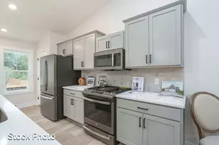 327 Round Hill Rd, Kalamazoo, MI 49009 - Photo 8