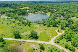 5670 E Stone Valley Dr, Ann Arbor, MI 48105 - Photo 20