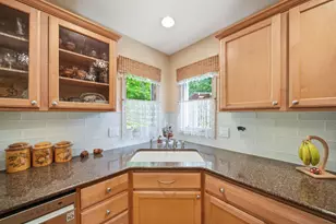 8352 Alta Vista Dr, Pinckney, MI 48169 - Photo 18