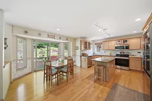 8352 Alta Vista Dr, Pinckney, MI 48169 - Photo 14
