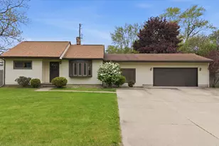 3350 Pearl Dr, Monroe, MI 48162 - Photo 2