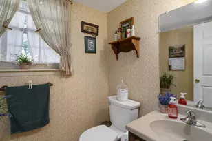 21934 Shadybrook Dr, Novi, MI 48375 - Photo 16