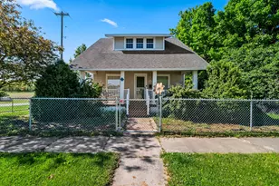 209 E Center St, Waldron, MI 49288 - Photo 2