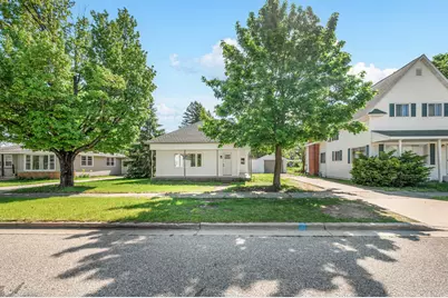610 Boon Street, Cadillac, MI 49601 - Photo 2