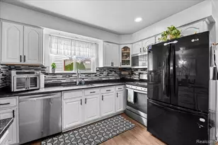 6716 Rosedale Blvd, Allen Park, MI 48101 - Photo 10