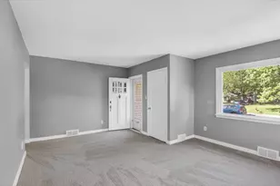 868 Woodbine Blvd, Jackson, MI 49203 - Photo 8