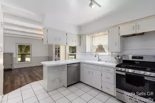 1853 Leonard St NW, Grand Rapids, MI 49504 - Photo 10