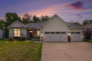 2531 Avalon Woods Dr, Portage, MI 49024 - Photo 2