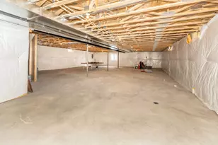 1858 Upland Dr, Ann Arbor, MI 48105 - Photo 56