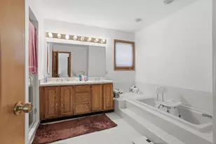 1176 Bradbury Dr, Troy, MI 48098 - Photo 20