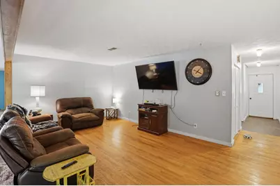 102 S Wendell Avenue, Hartford, MI 49057 - Photo 6
