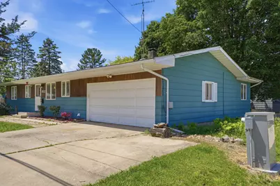 102 S Wendell Avenue, Hartford, MI 49057 - Photo 4