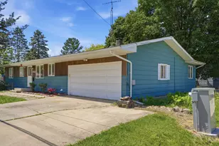102 S Wendell Ave, Hartford, MI 49057 - Photo 4
