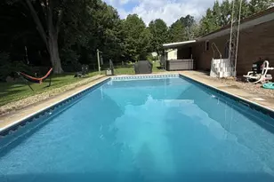 1846 Maple Ln, Benton Harbor, MI 49022 - Photo 2