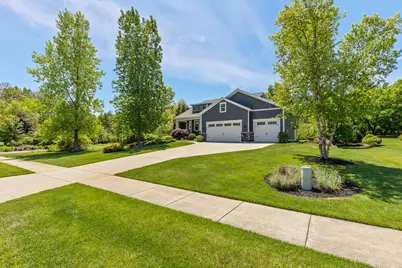 9579 Arrowcrest Drive NE, Rockford, MI 49341 - Photo 2