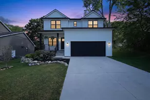 707 Nelson St, Brighton, MI 48116 - Photo 2
